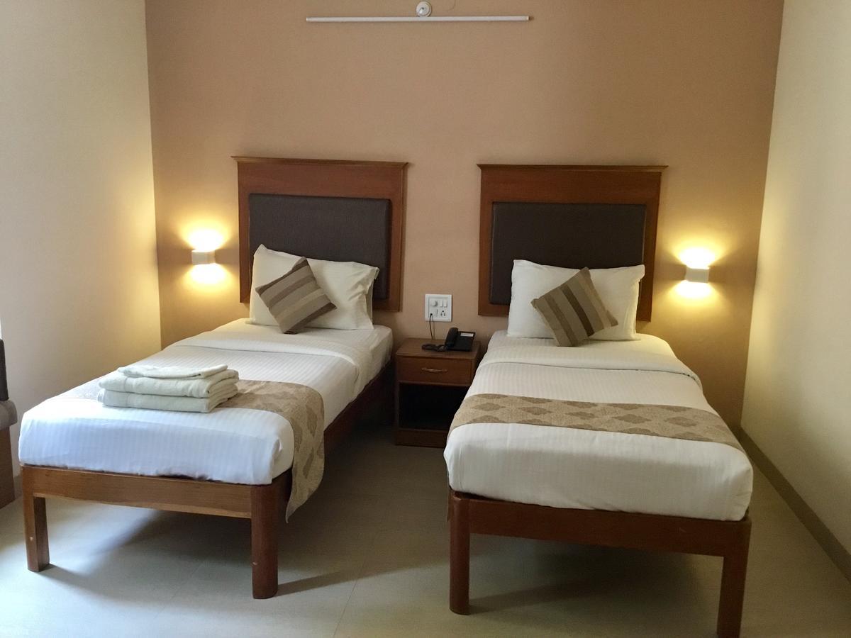 Sai Towers Hotel Puttaparthi Exterior photo