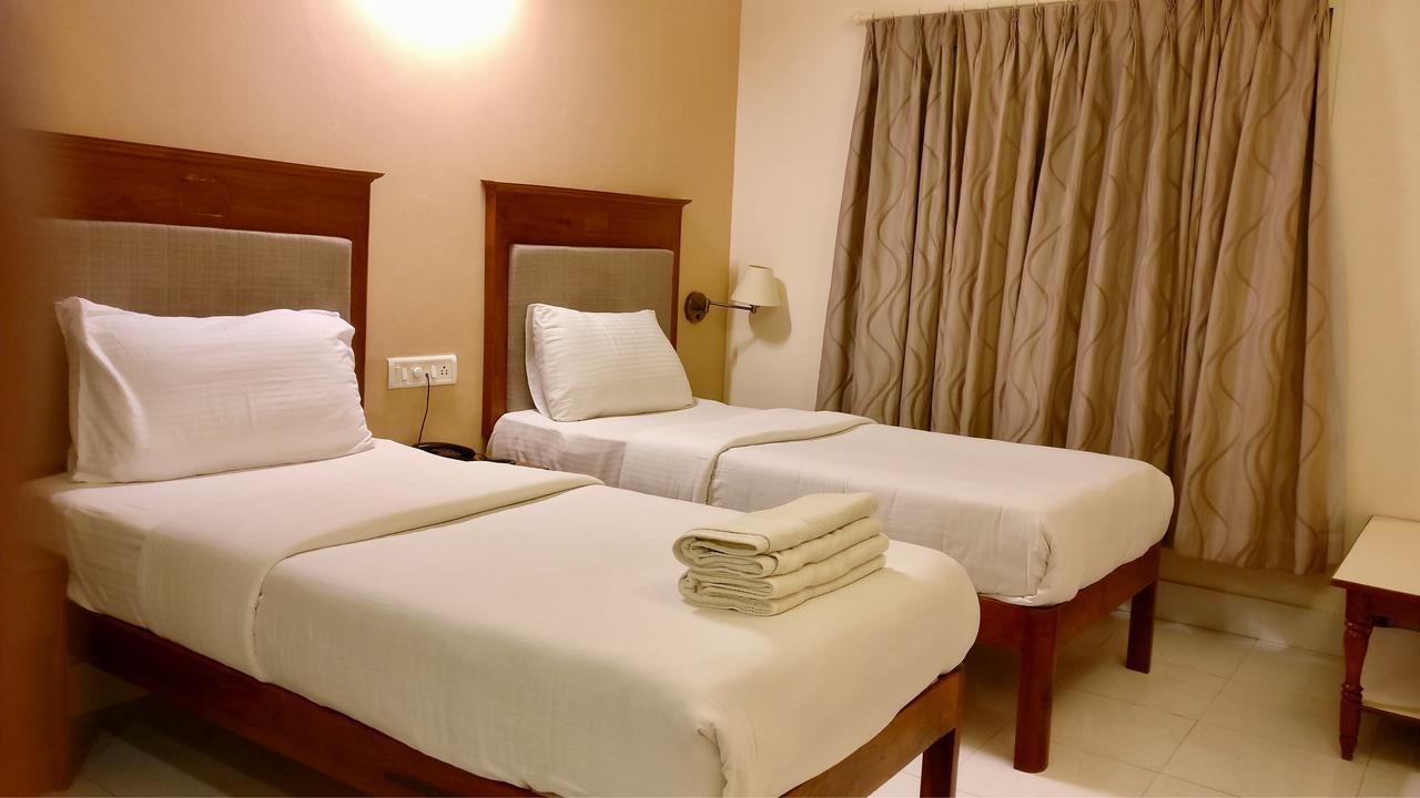 Sai Towers Hotel Puttaparthi Exterior photo