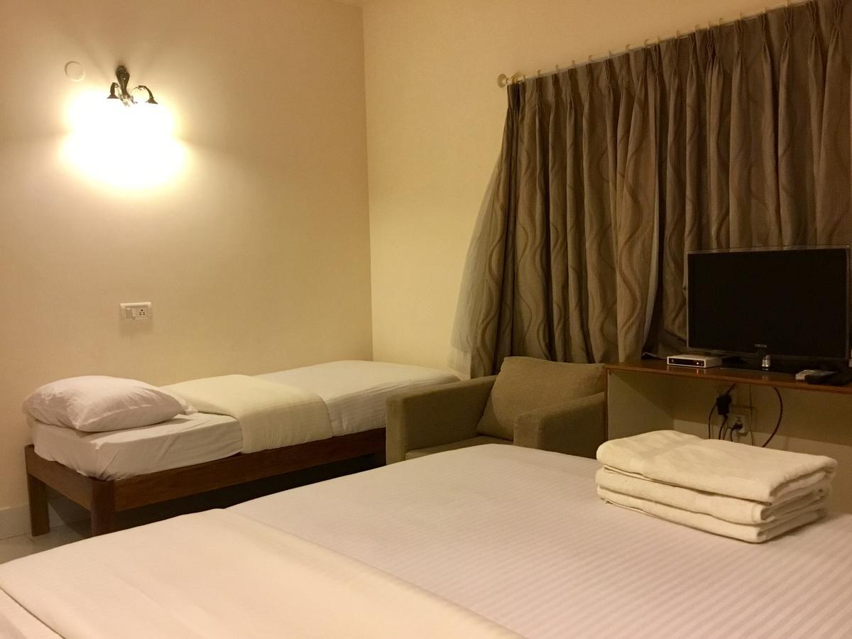 Sai Towers Hotel Puttaparthi Exterior photo