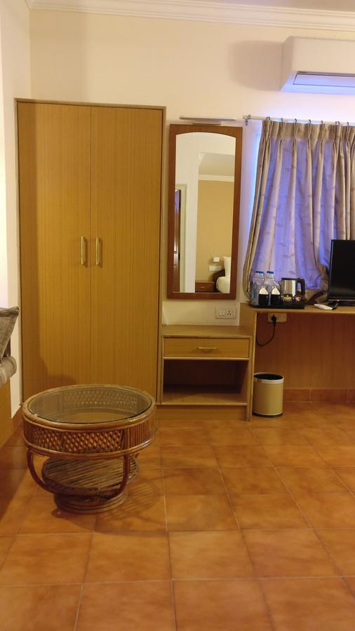 Sai Towers Hotel Puttaparthi Exterior photo