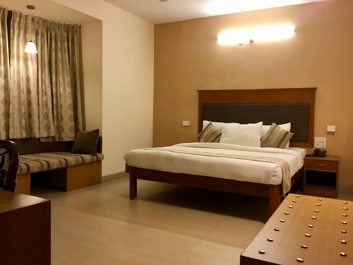 Sai Towers Hotel Puttaparthi Exterior photo