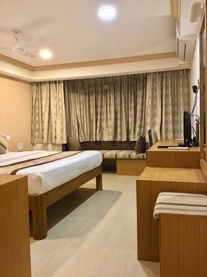 Sai Towers Hotel Puttaparthi Exterior photo
